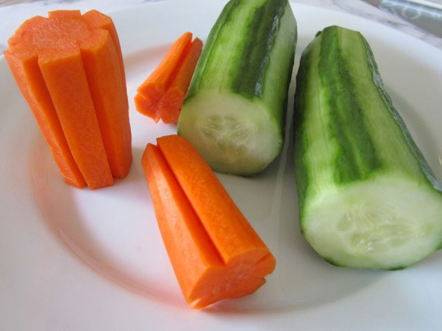 Carrot vs Cucumber