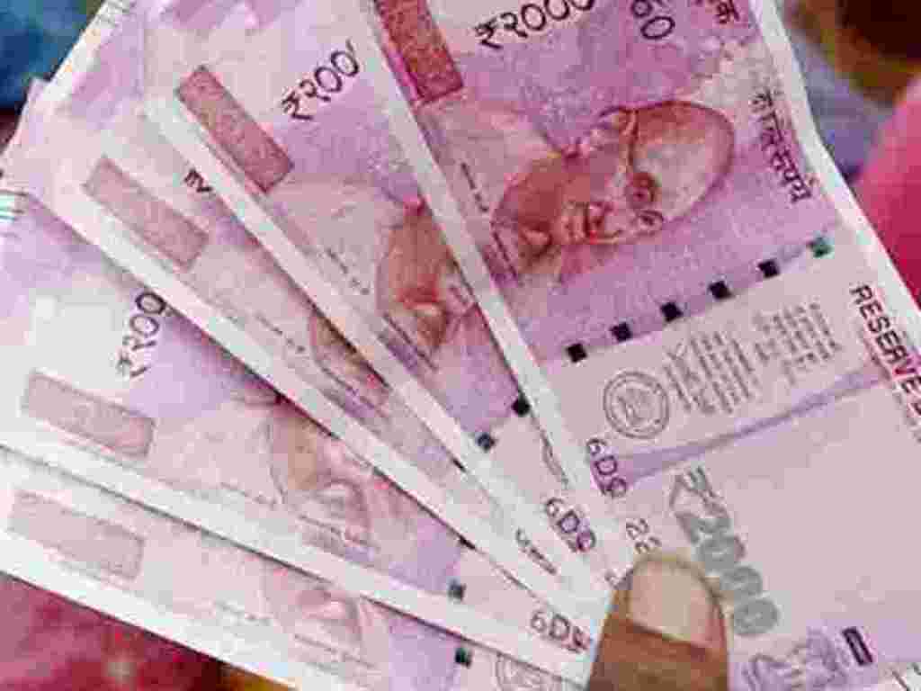 post office money-back scheme can give a return of up to Rs 14 lakh
