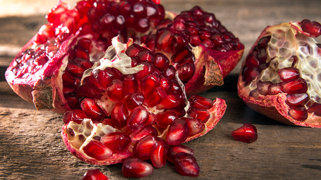Pomegranate peel is a great organic fertilizer; How to use