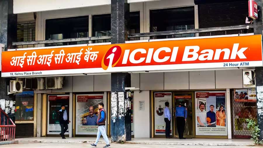 ICICI Bank: 6.55% interest on fixed deposits; In addition, providing credit card and loan