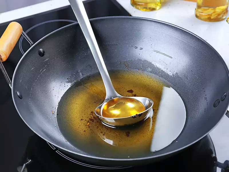 Reusing cooking oil can cause these health problems!