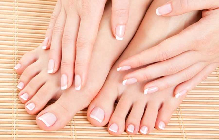 Try using this home-made mixture to maintain the beauty of the feet