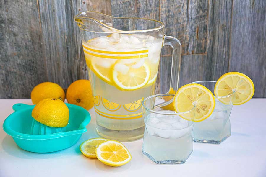 Health problems when you drink too much of lemon water