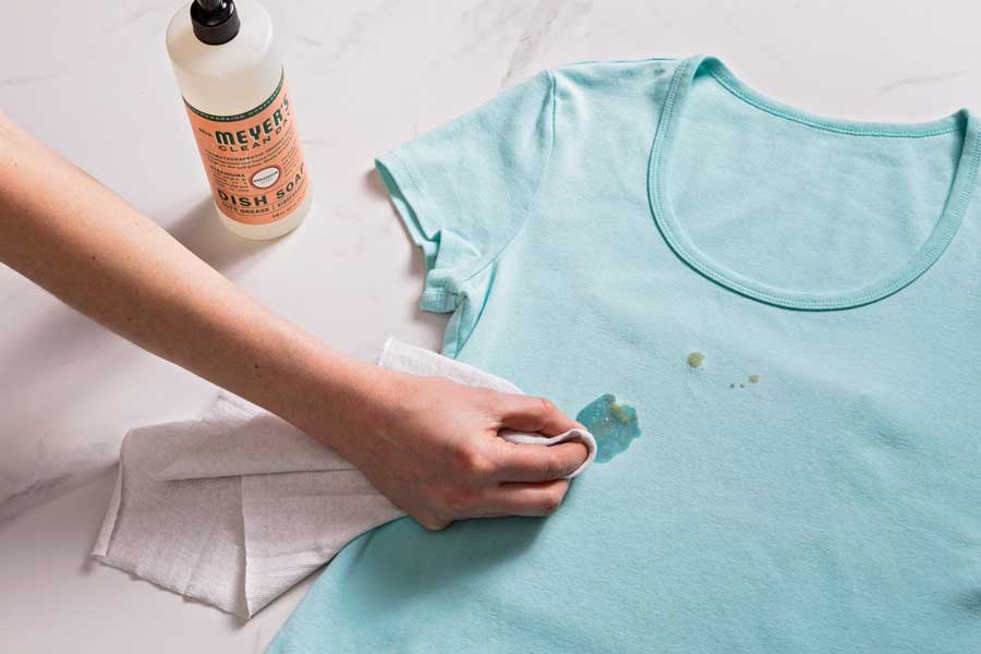 Tips to remove stains from the clothes