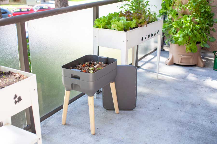 People living in Apartments can also make composts; Let's see how