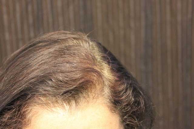 Here's how to use henna to cover gray hair