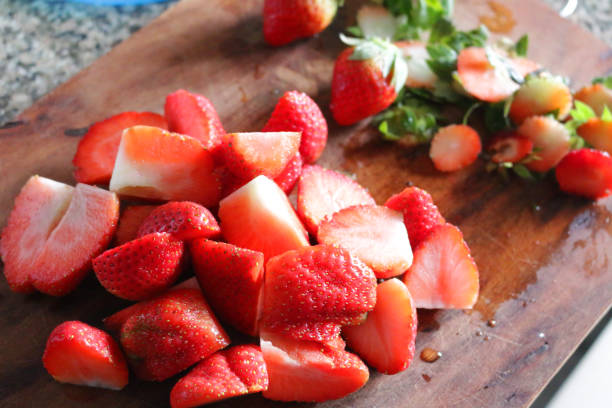 Eat strawberries; Avoid health problems