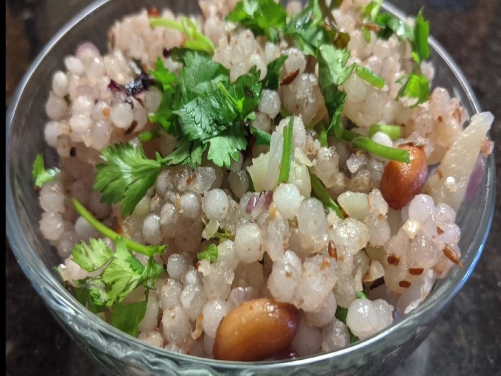 Sabudana, also known as tapioca pearl or sago, is a starch extracted from the roots of tapioca and processed into pearl-like spears.