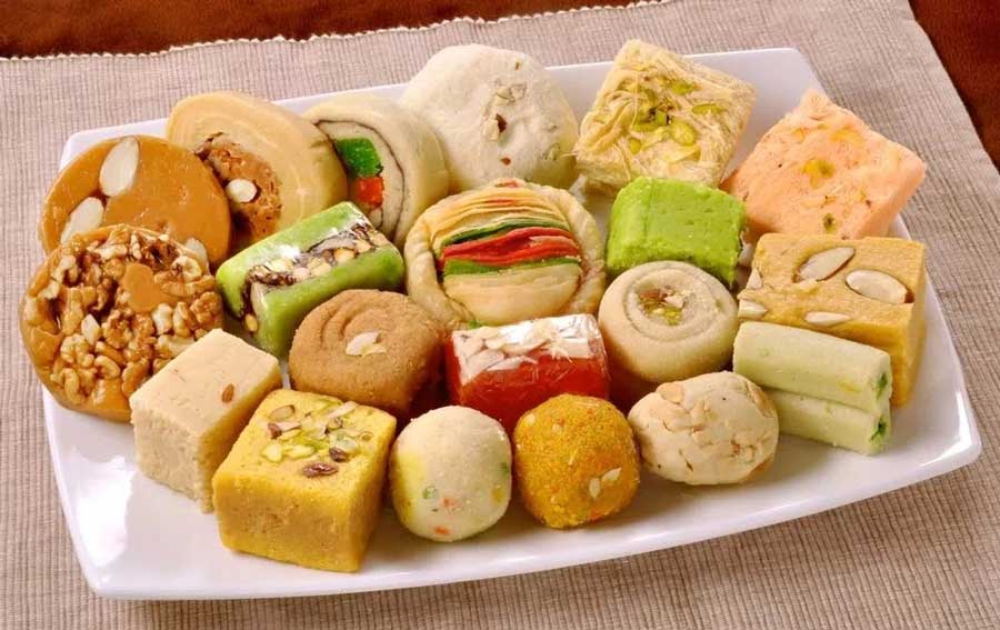 If you pay attention to these, you can eat sweets this Diwali without increasing weight