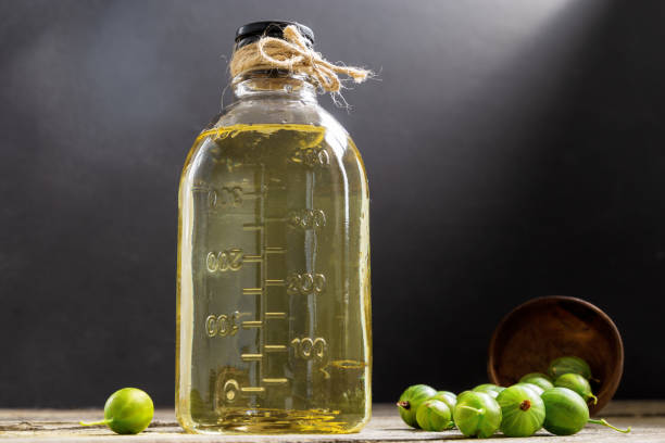 Bathe with gooseberry oil to promote hair growth