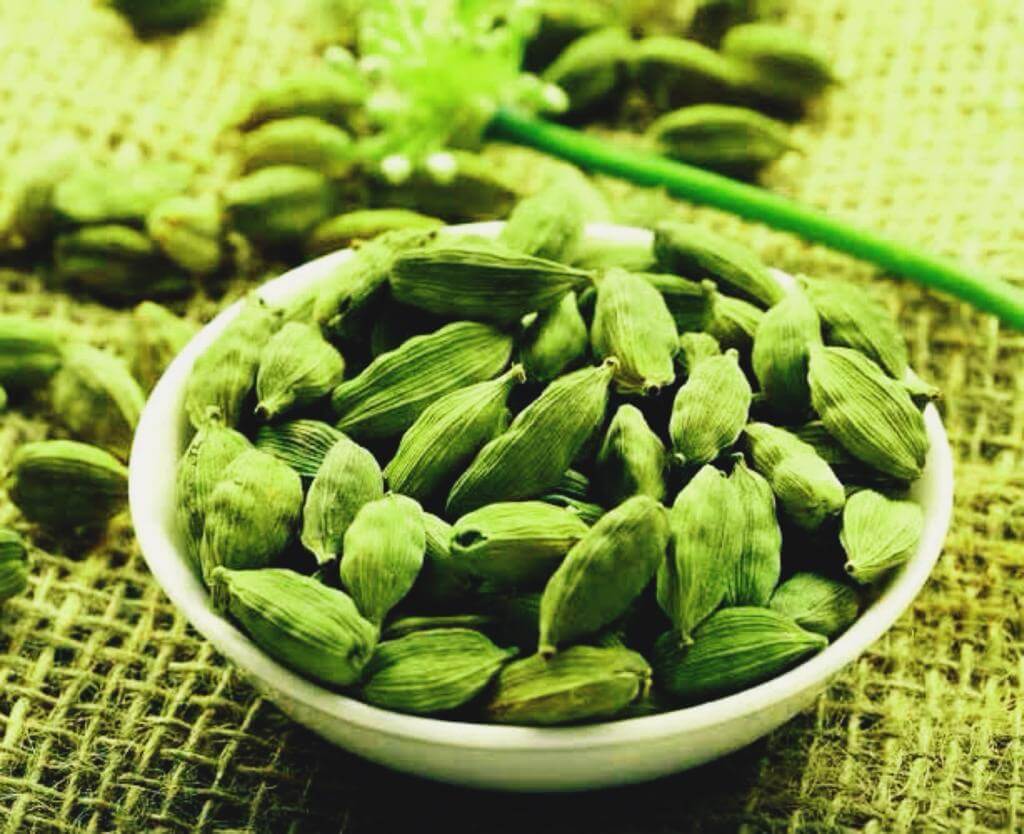 Cardamom price fells down drastically, Kerala traders are in trouble.
