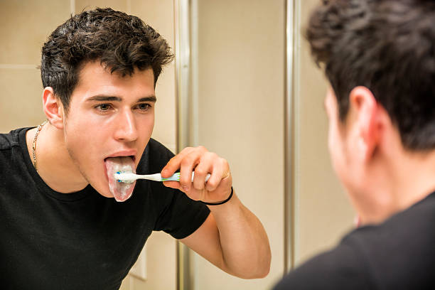 Here are 5 home remedies for white tongue