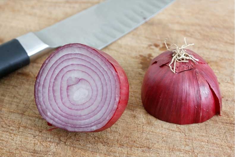 Tips to cut onions without shedding tears