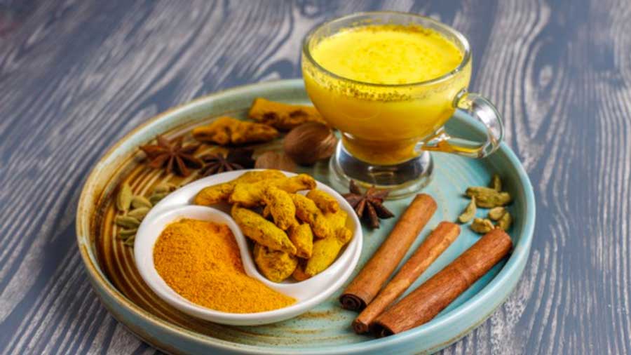 Make turmeric water a habit to lose weight and boost immunity