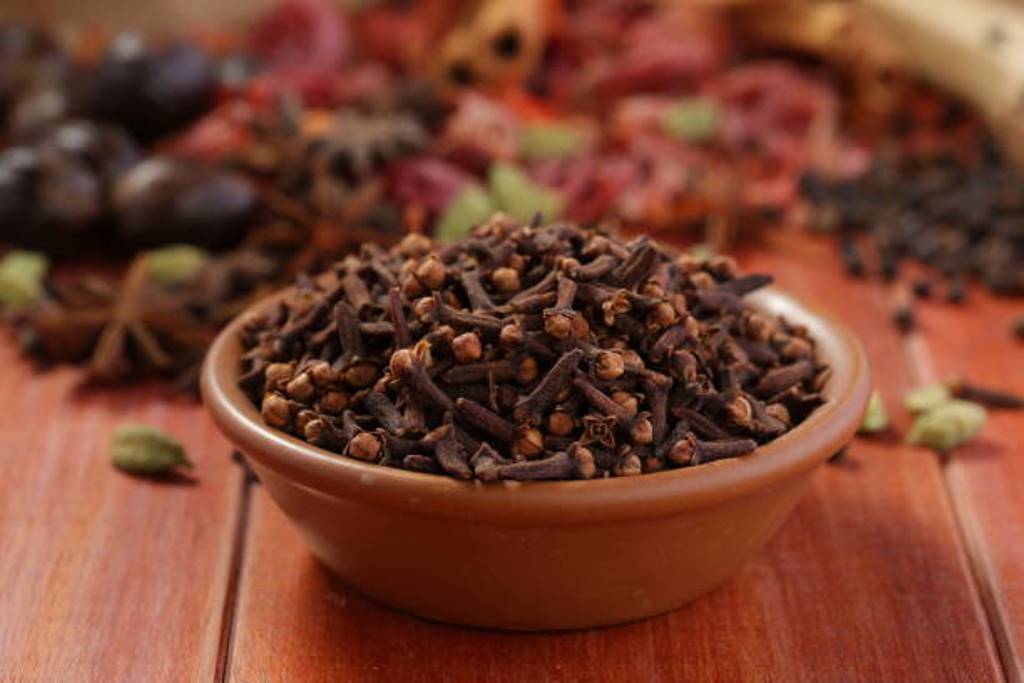 Clove oil can be used for toothache