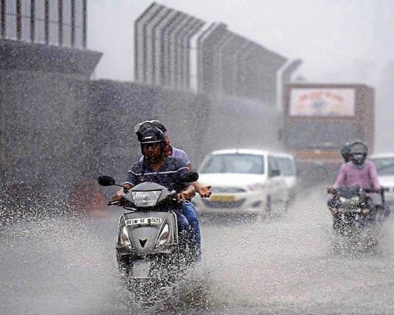Rain alert in Delhi whole day predicts IMD