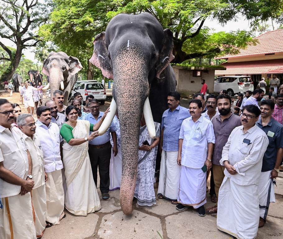 The Devaswom was inaugurated by J. Chinchurani, Minister of Welfare for Elephants