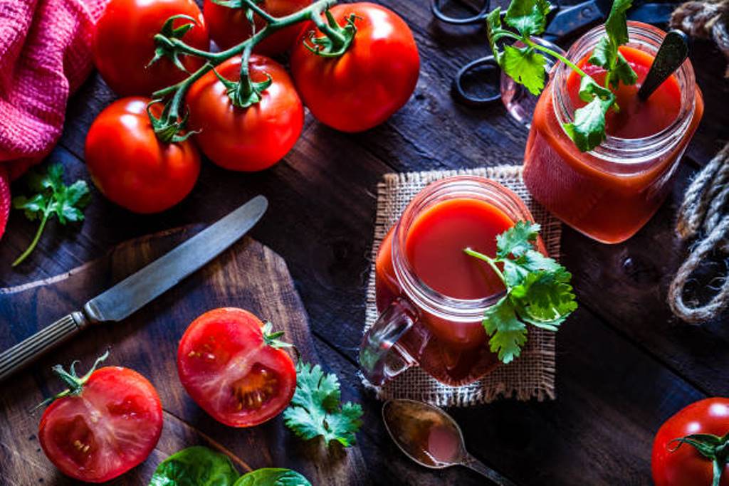 Drink tomato juice to reduce cholesterol!!!