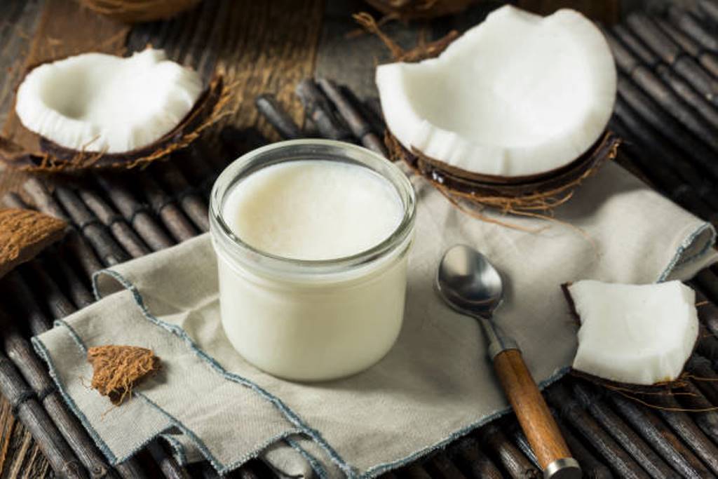 Coconut oil alone is enough for the natural protection of the skin