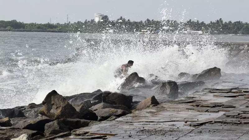 Weather Report: High waves and storm surge likely to occur on Kerala coast today