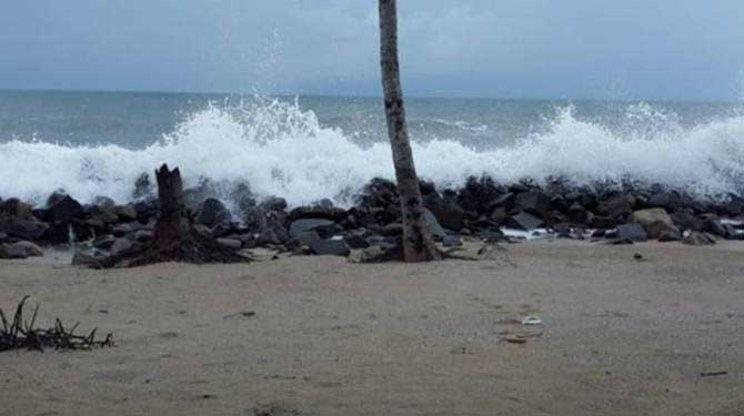 As part of the black sea phenomenon, there is a possibility of high waves and sea storms on the Kerala coast today