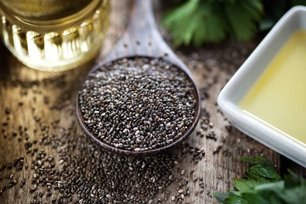 6 Health Benefits and Side Effects of Chia Seeds