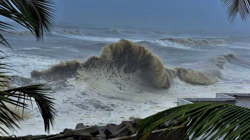 High wave warning: Storm surge likely in Kerala Coastal areas n southern TN