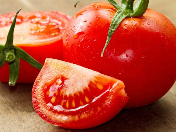 Take care of these things while eating tomatoes