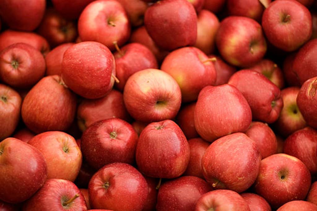 Apples keep the doctor away; Why?